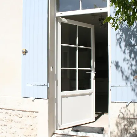 בית כפרי Le Domaine Des Aguins *