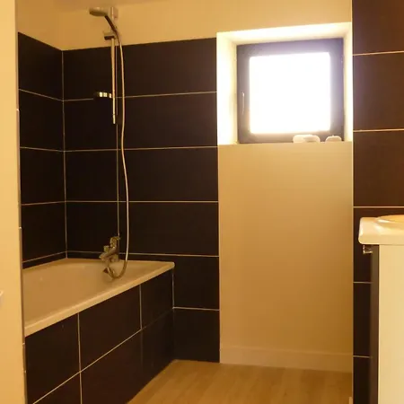 Le Domaine Des Aguins Летний дом Сожон