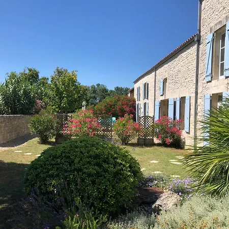 Le Domaine Des Aguins Saujon