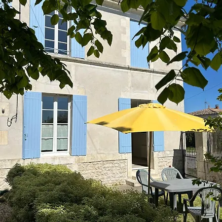 Le Domaine Des Aguins Летний дом