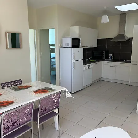 Le Domaine Des Aguins סוז'ון