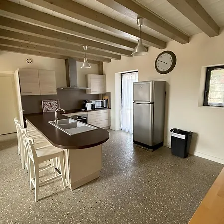 Le Domaine Des Aguins Летний дом