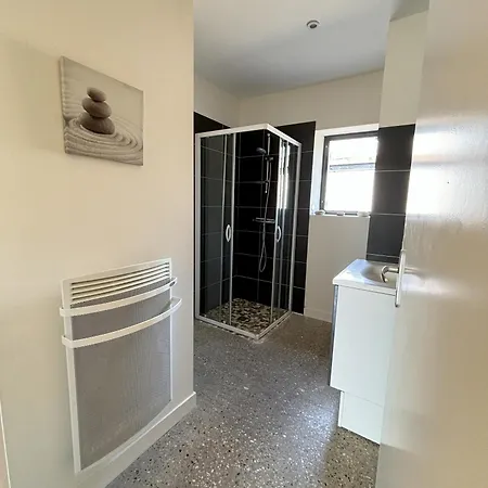Le Domaine Des Aguins בית כפרי *