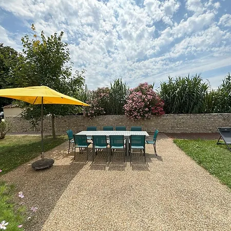 Le Domaine Des Aguins *