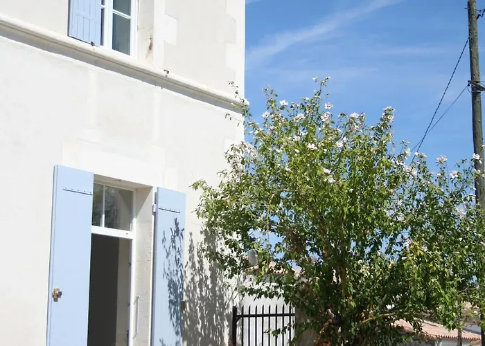 Le Domaine Des Aguins