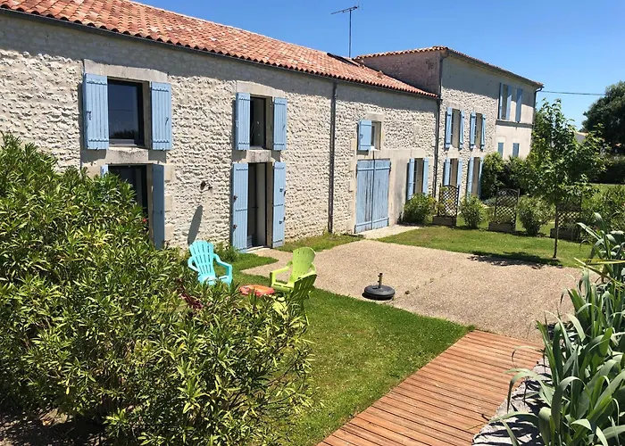 Le Domaine Des Aguins