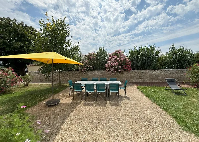 Le Domaine Des Aguins *